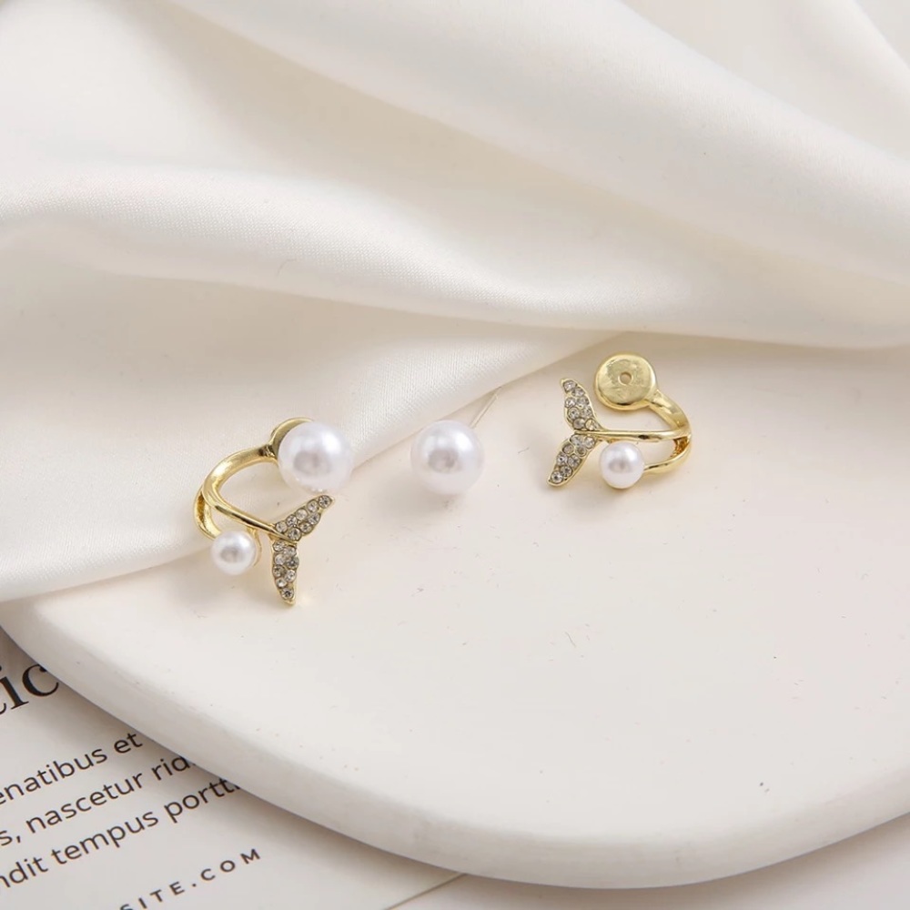 Fishtail Pearl Earrings - Picture 7 of 8